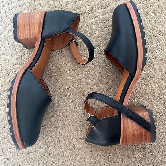 Patina Heeled Mary Jane - Picture 1 of 9